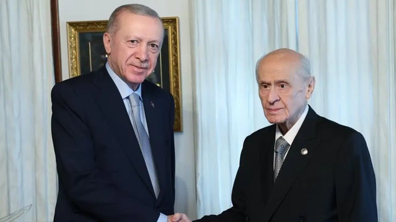 erdogan-ve-akpden-sikayetci-cok-konusulacak-devlet-bahceli-iddiasi-ziyaretine-gelenlere-yakiniyor-Bhyj4a2H.jpg