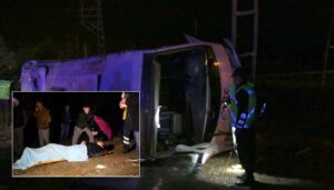 kastamonuda tur midibusu devrildi 24 yarali JqtscqBW.jpg
