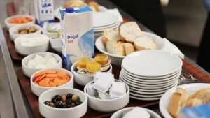 saglik bakani memisoglu rizede ozel okulda ogrencilere saglikli beslenme cagrisi yapti 8exbdGiH.jpg