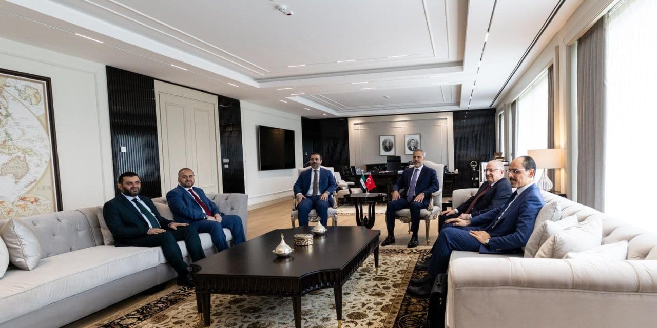 turkiye ve suriye arasindaki ankarada yapilan toplanti sona erdi PdE7Osr6.jpg