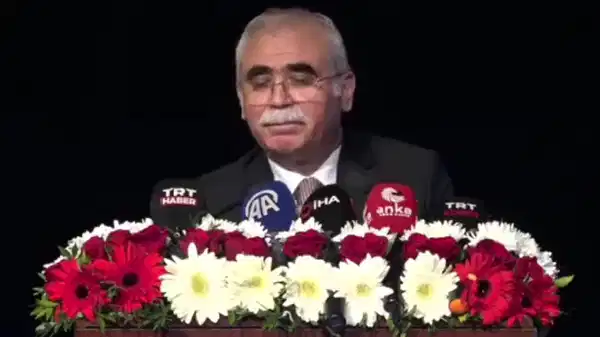 Anayasa Mahkemesi Başkanı Kadir Özkaya kürsüde gözyaşlarını tutamadı: ‘Ben bu lafa geldiğinde korkuyorum…’