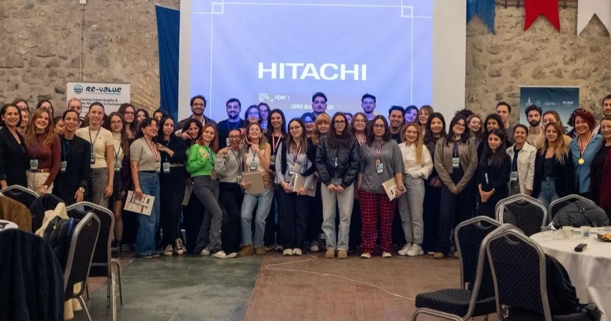 İzmir’de genç tasarımcılar doğadan ilhamla tasarladı