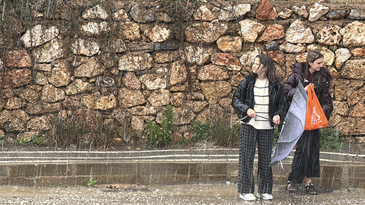 Bu iki il kritik uyarı geçti! Yarın öğlene kadar devam edecek