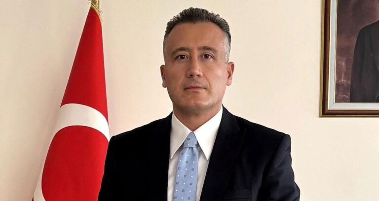 ankarayi-ayaga-kaldiran-kaymakam-akpli-cikti-Bdmf5DXU