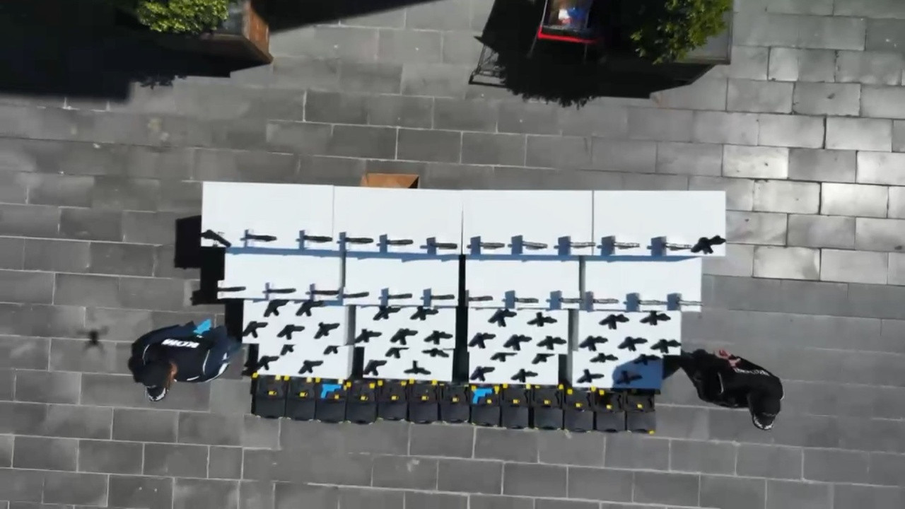 Minibüste Yapılan Operasyonda 60 Tabanca Ele Geçirildi