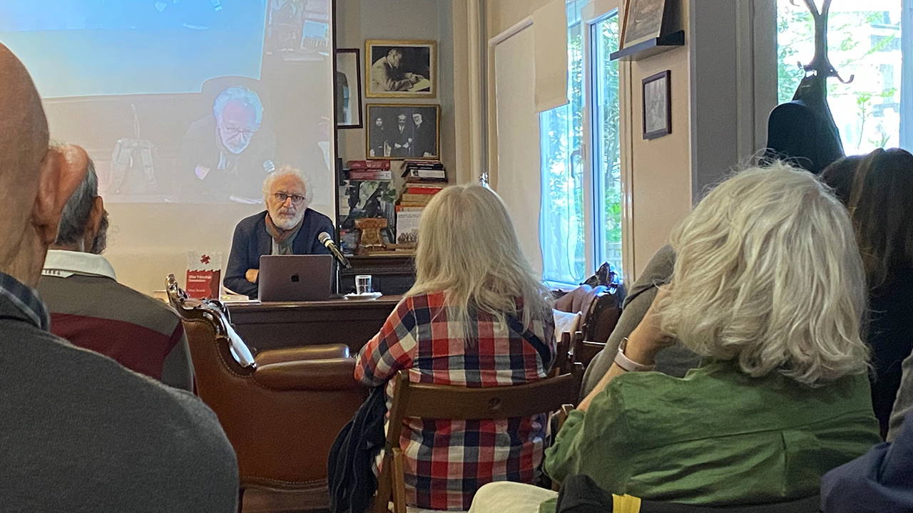 Orhan Bursalı, Okurlarıyla Bir Araya Geldi