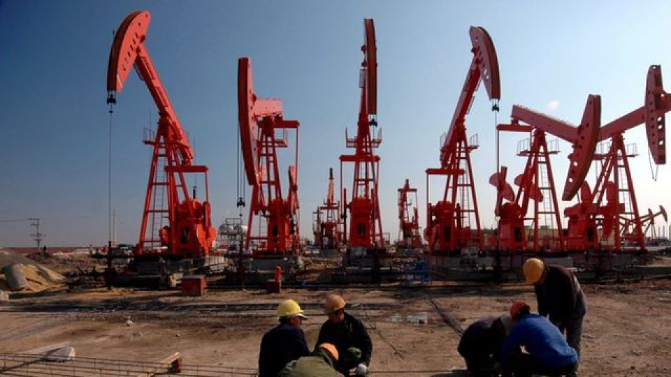 petrol-yuksek-seyrini-koruyor-hurmuz-krizi-derinlesiyor-PMdtaHue