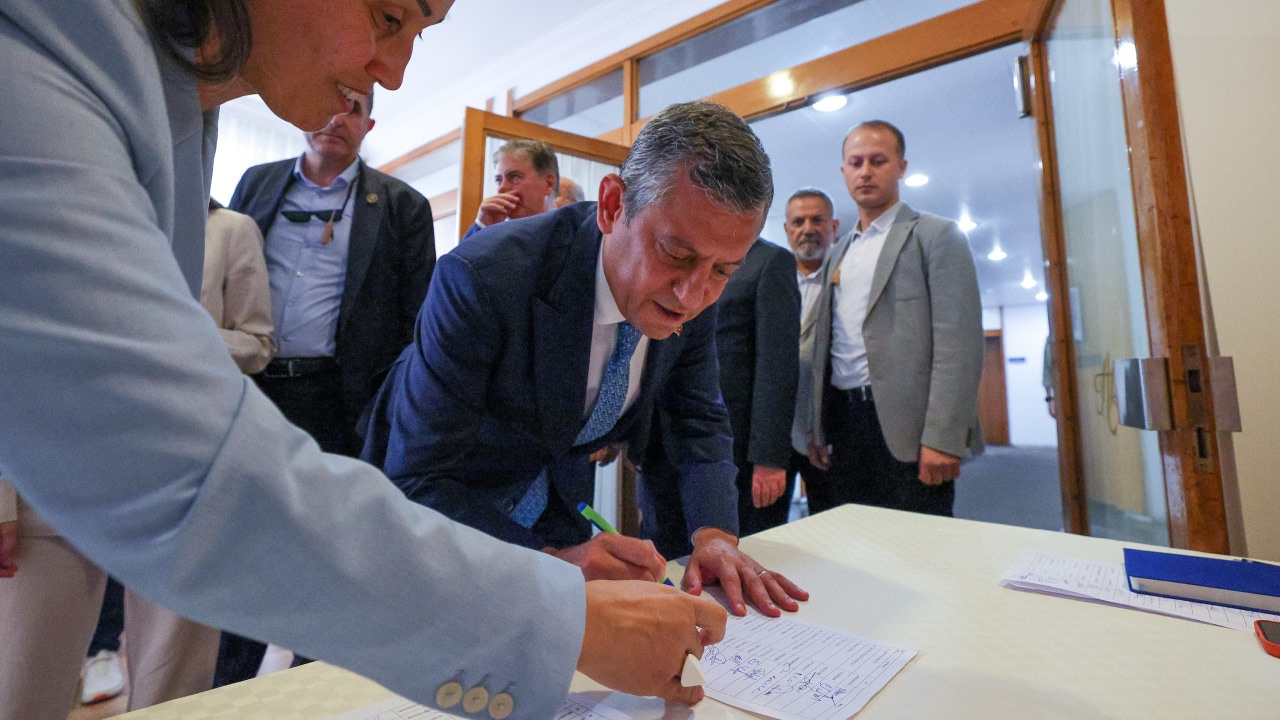 Özel ‘Altı Ok’tan sapmayacağız’ demişti: Yeni Parti’nin programı ortaya çıktı